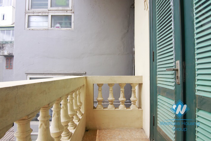Studio for rent in Xuan Dieu street, Tay Ho district, Hanoi